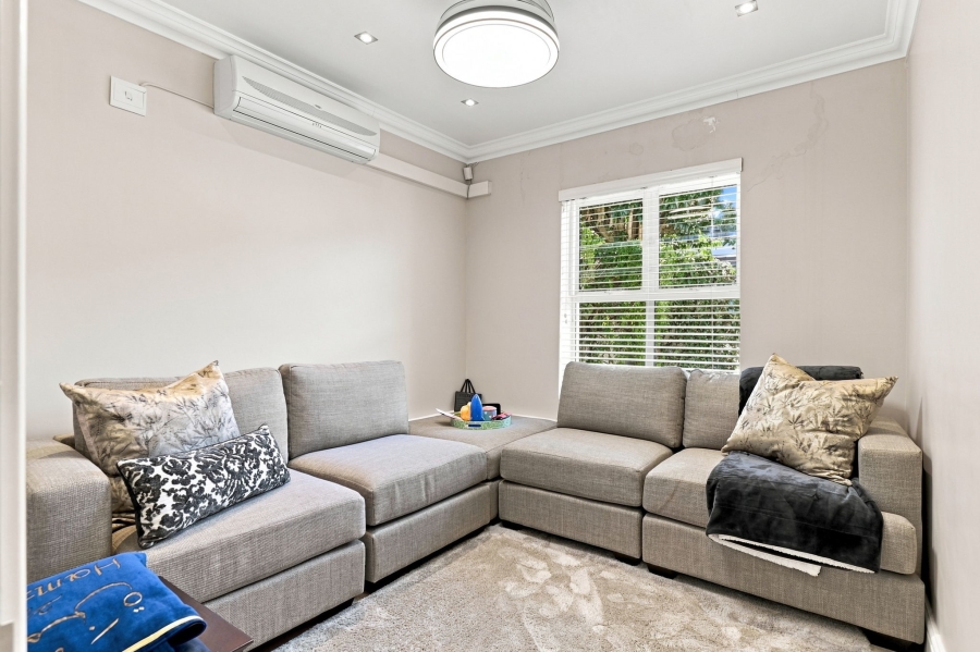 6 Bedroom Property for Sale in Newlands Western Cape